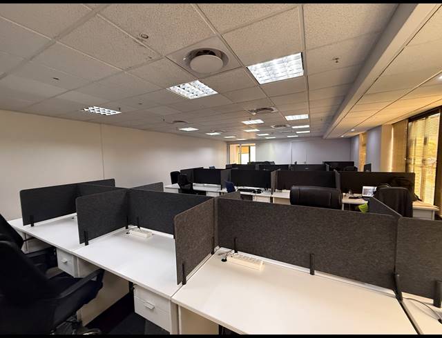 4,695M² OFFICE TO LET IN ROSEBANK
